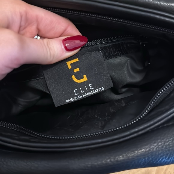 Tulip Leather Crossbody Bag Black Style 112 Elie - Picture 5 of 12